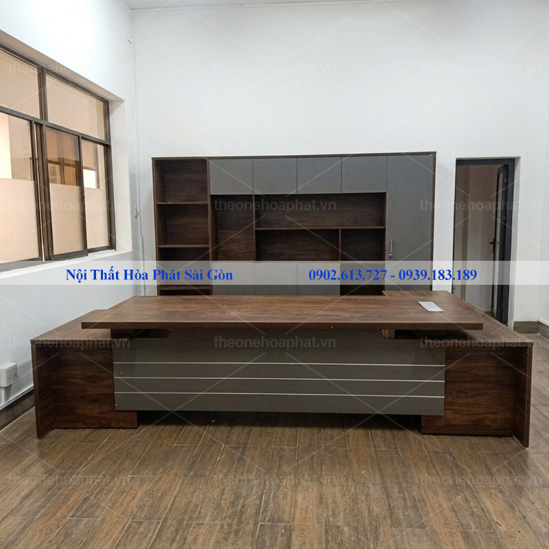Hình thực tế bàn giám đốc LUXB3020V2